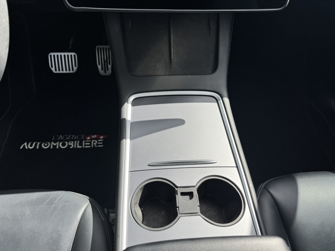 Tesla Model Y — 14