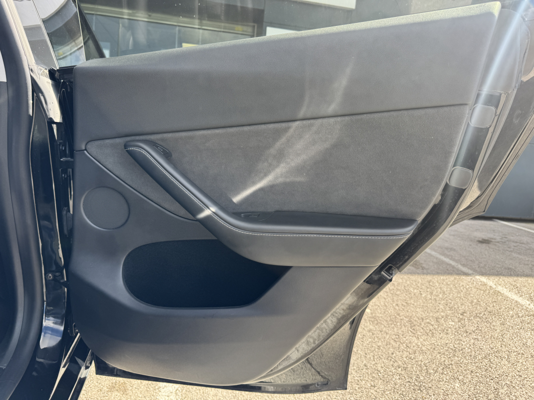 Tesla Model Y — 21
