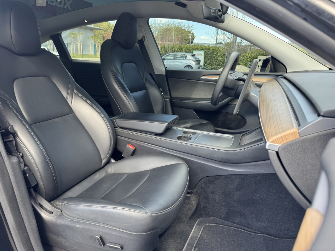 Tesla Model Y — 26