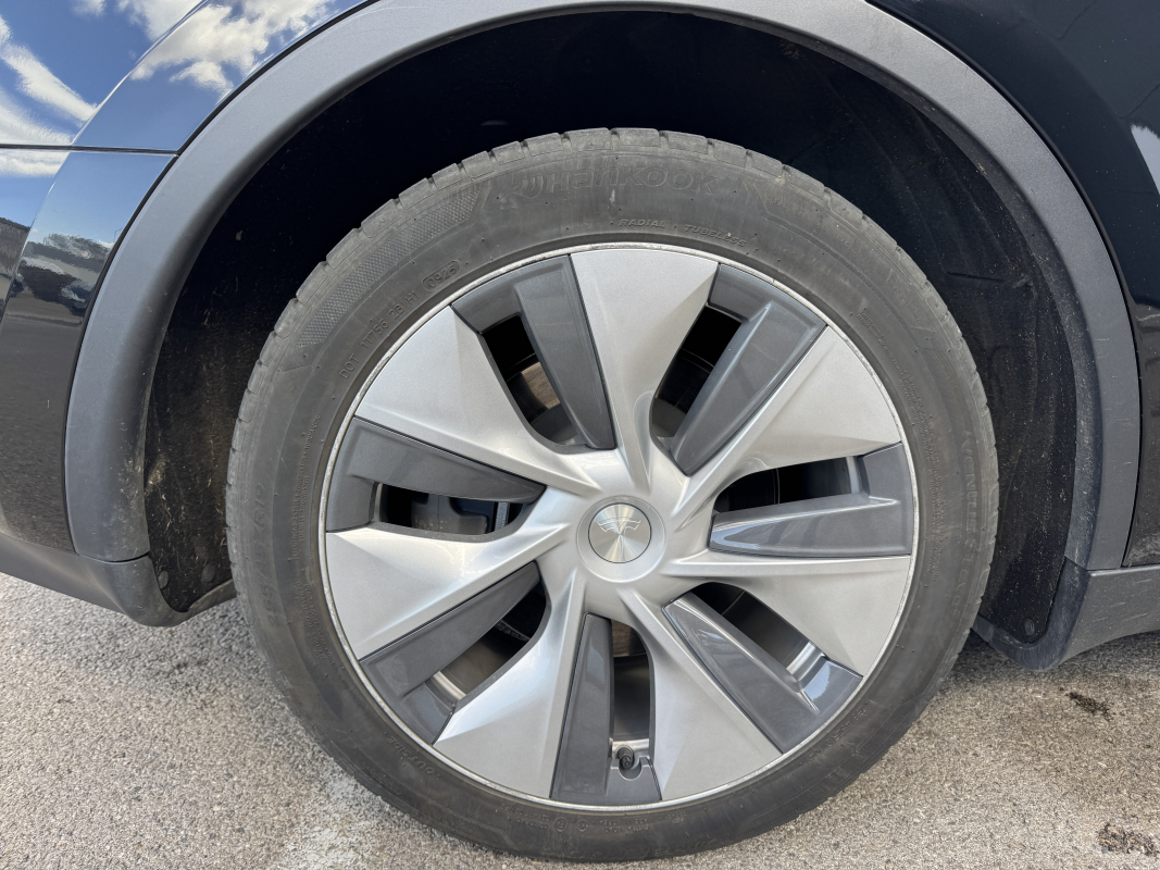 Tesla Model Y — 30