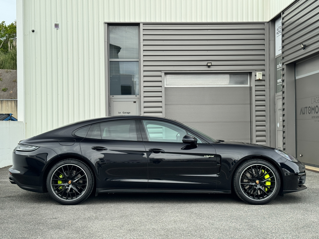 Porsche Panamera — 4
