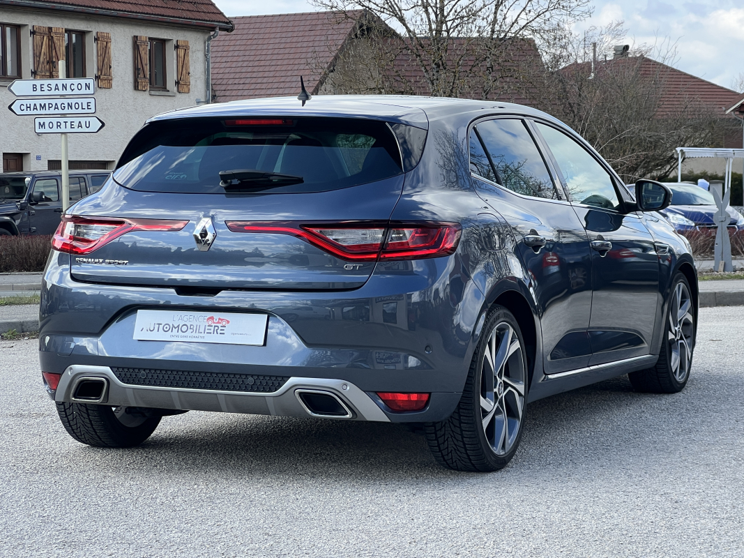 Renault Megane — 5