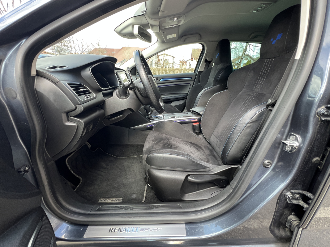Renault Megane — 12