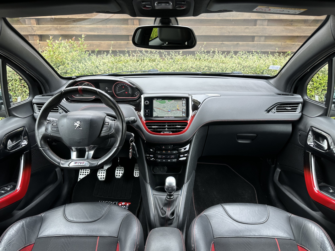 Peugeot 208 — 17
