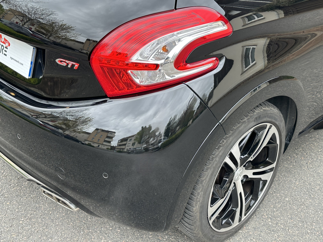 Peugeot 208 — 36