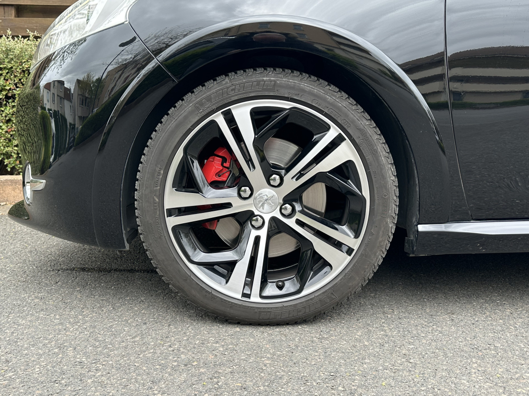 Peugeot 208 — 9