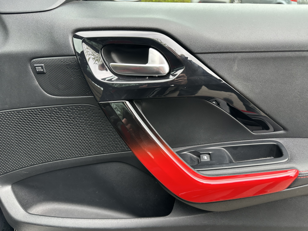 Peugeot 208 — 23