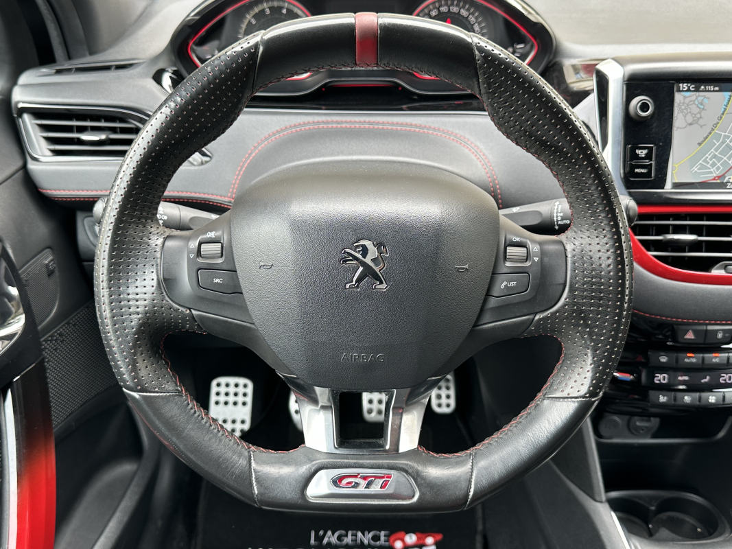 Peugeot 208 — 18