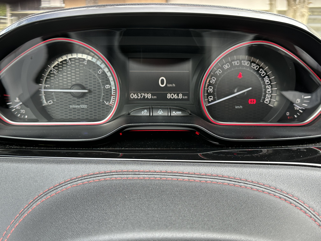 Peugeot 208 — 19