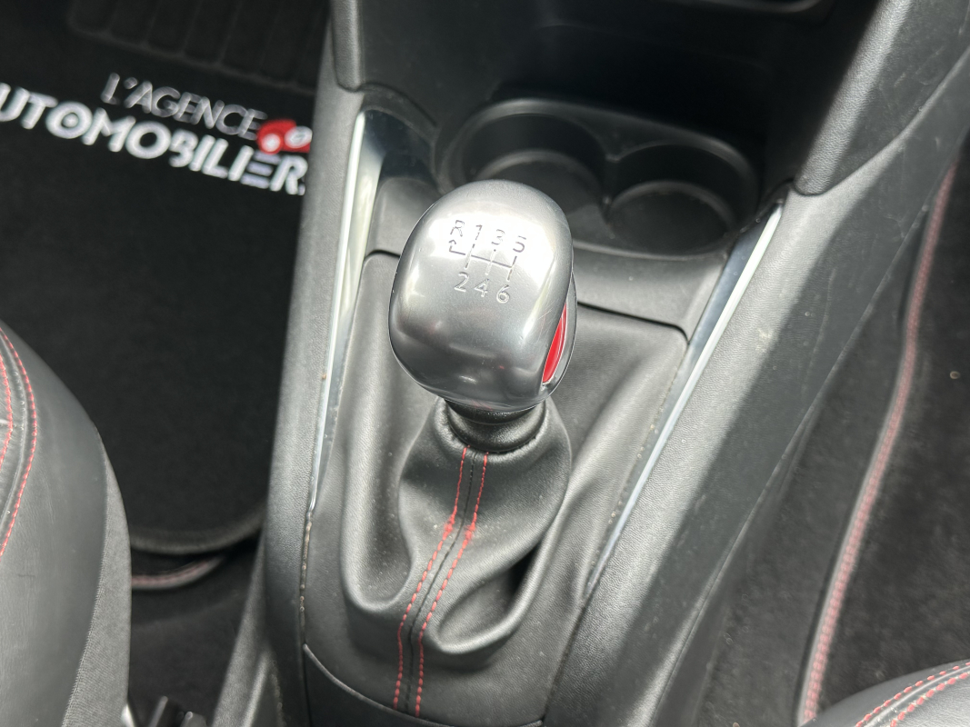 Peugeot 208 — 26
