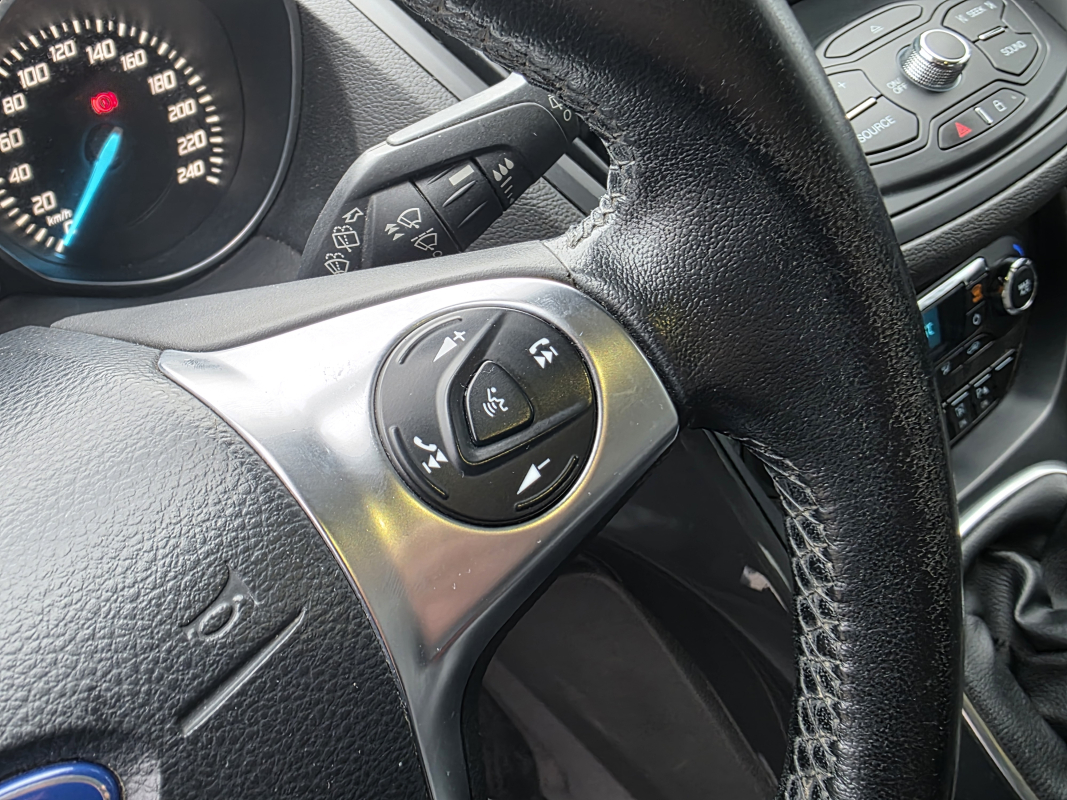 Ford Kuga — 18
