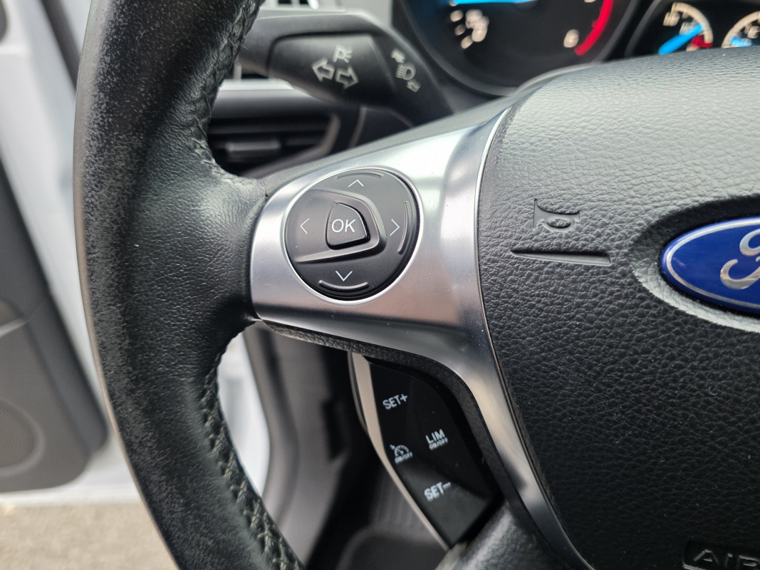 Ford Kuga — 17