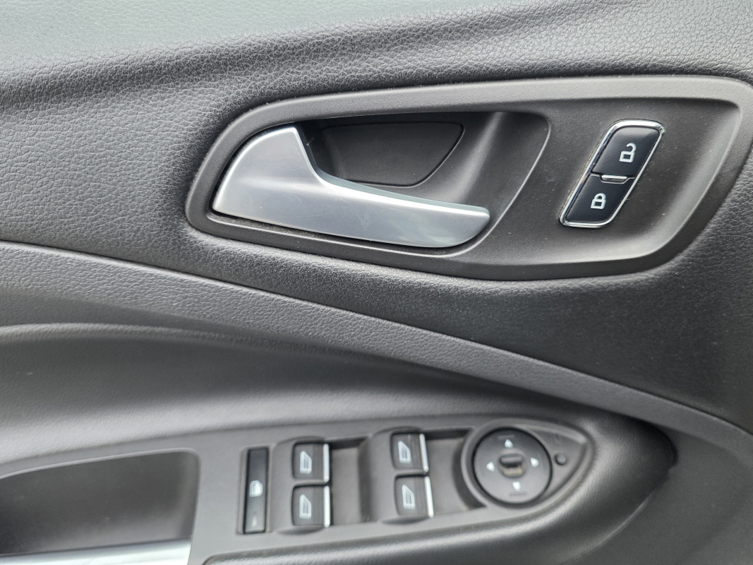 Ford Kuga — 24