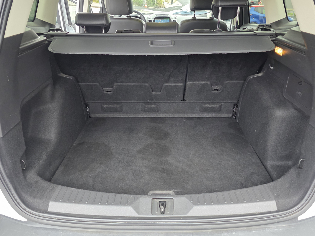 Ford Kuga — 12