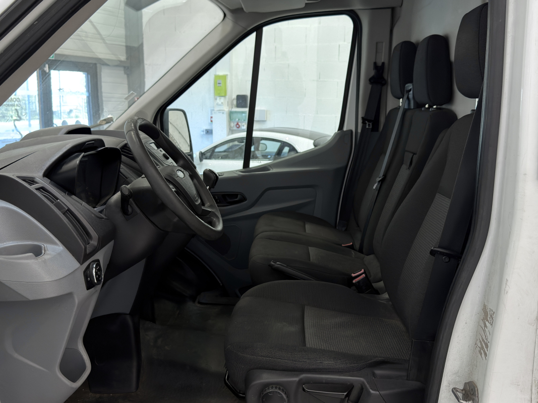 Ford Transit — 14