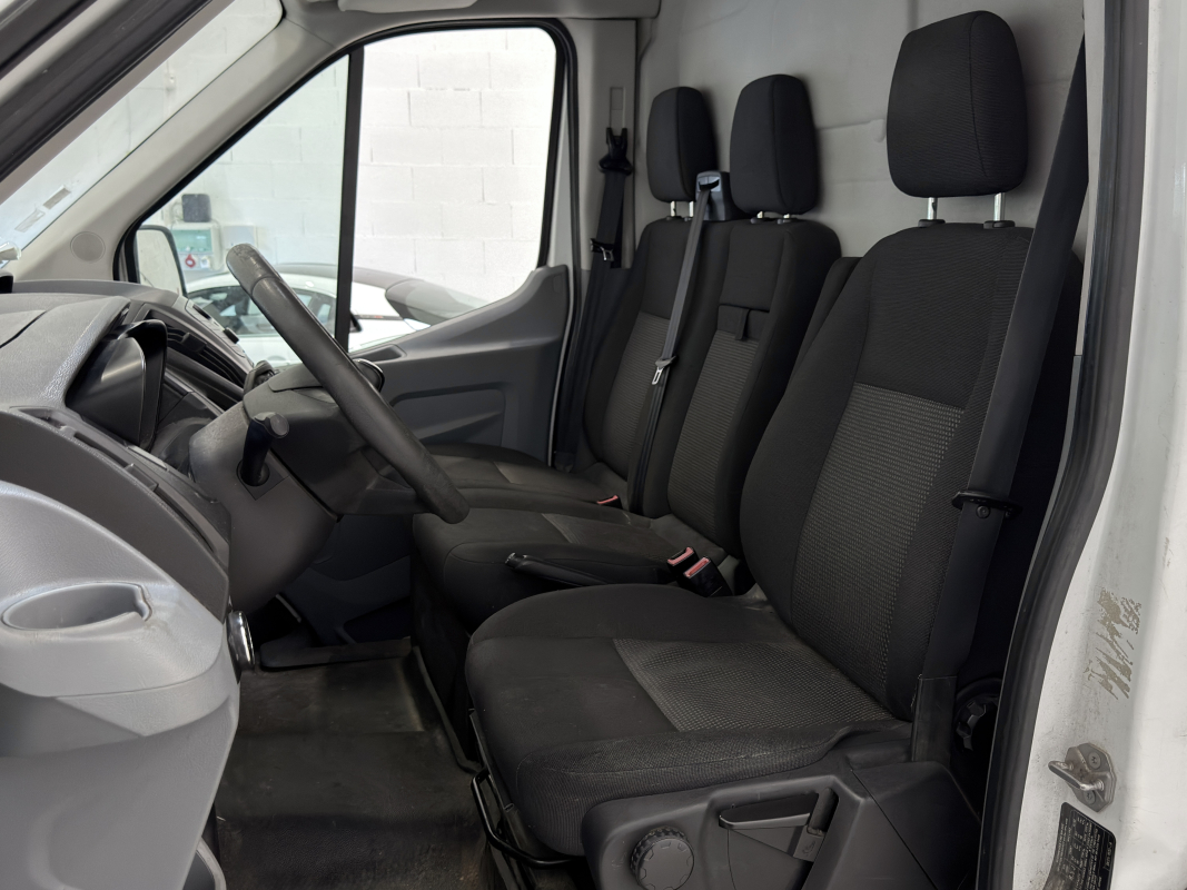 Ford Transit — 15