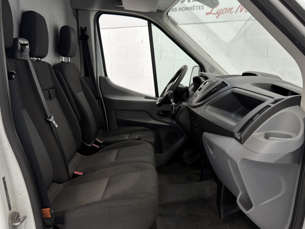 Ford Transit — 12