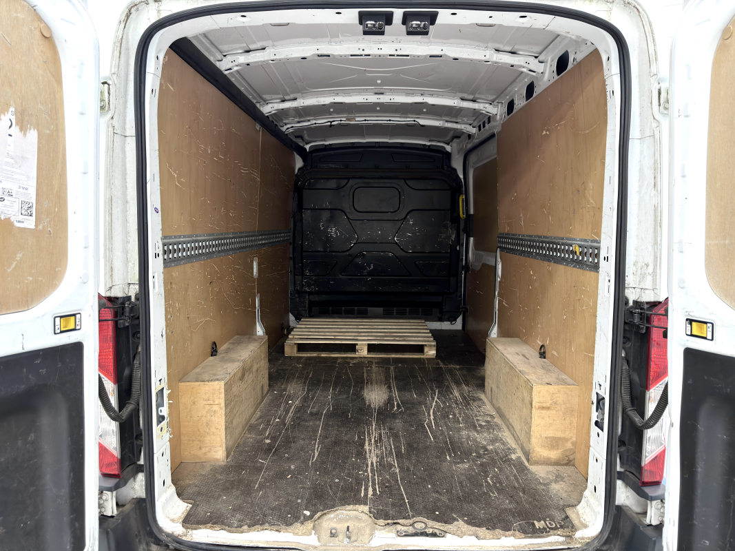 Ford Transit — 8