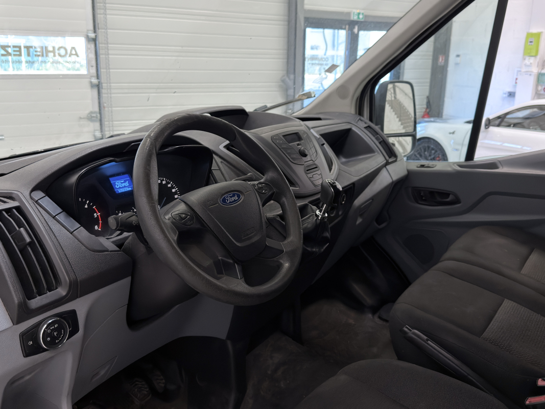 Ford Transit — 11