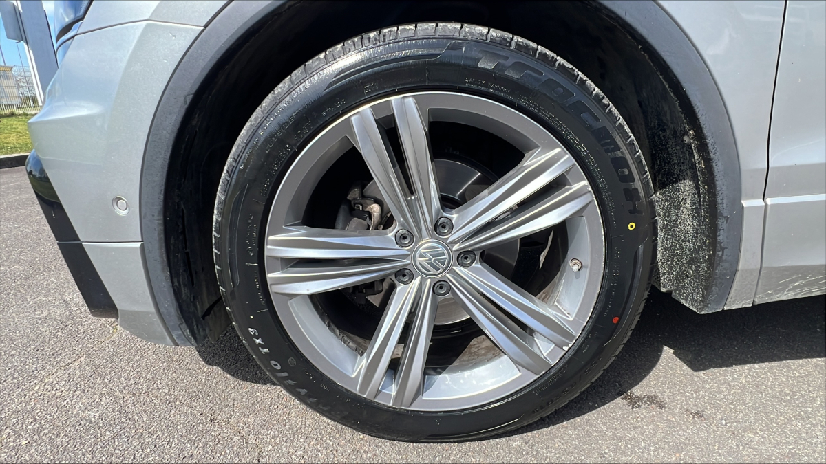 Volkswagen Tiguan — 12