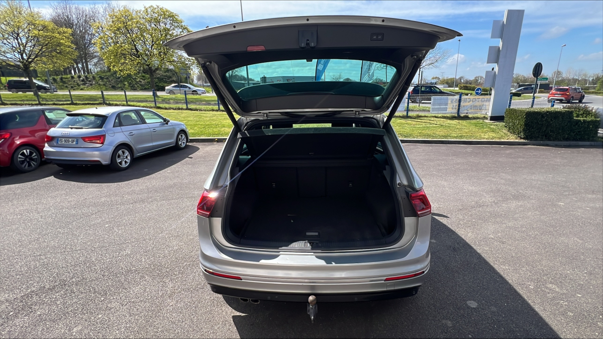 Volkswagen Tiguan — 22