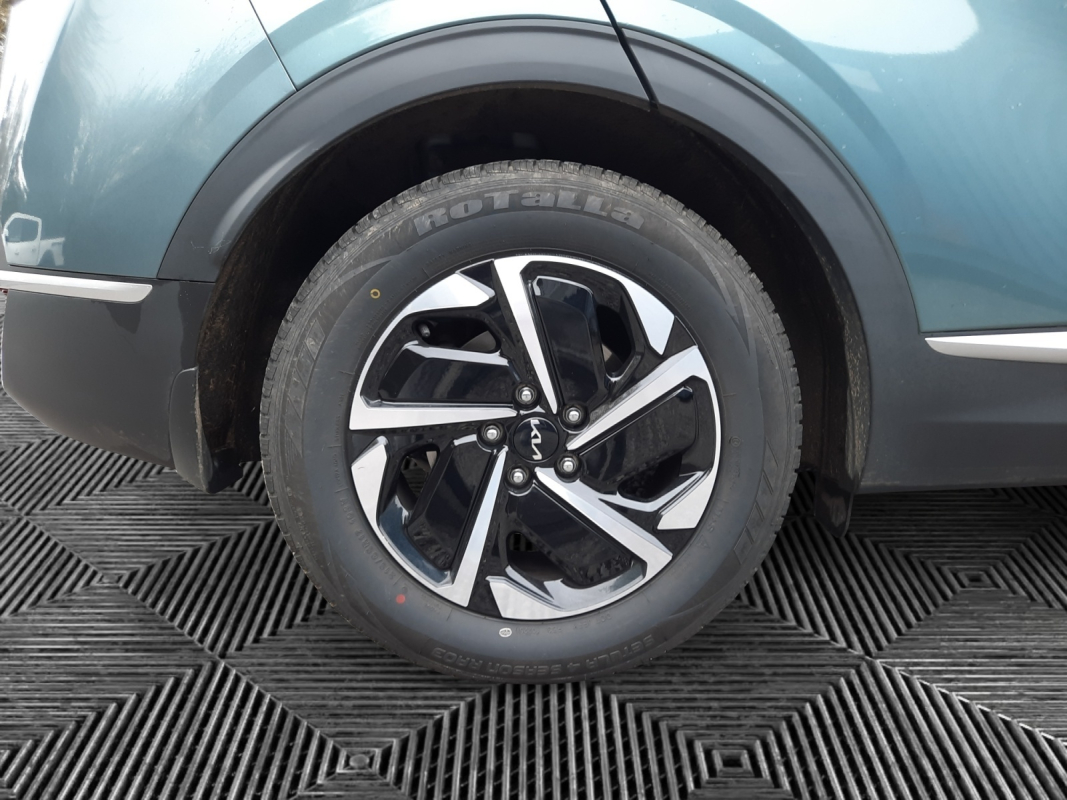 Kia Sportage — 35