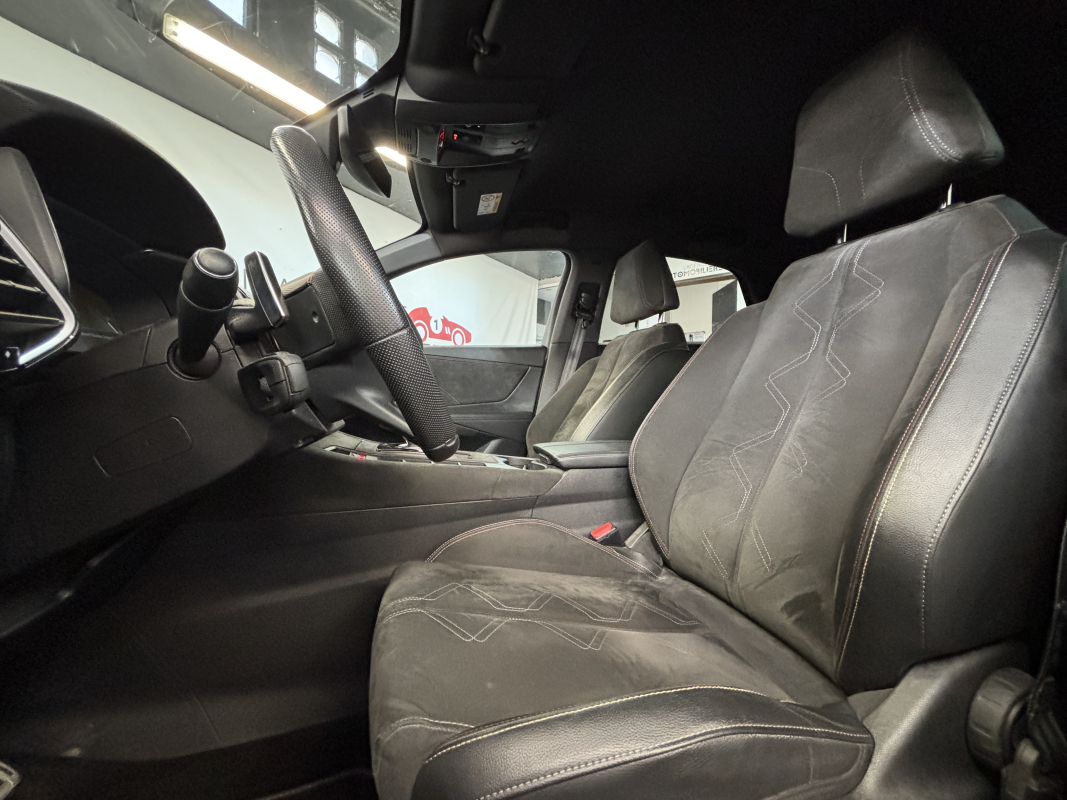 DS DS7 CROSSBACK — 12