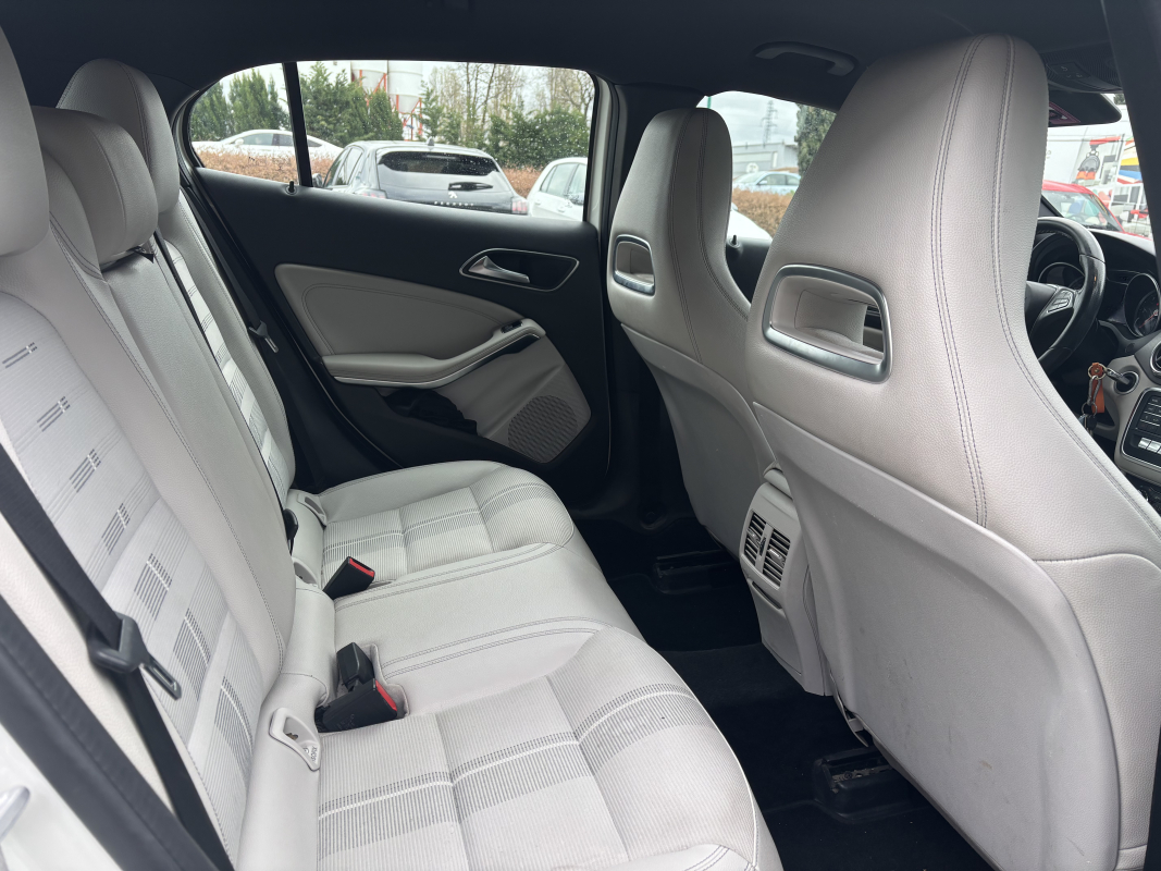 Mercedes Mercedes Gla — 14