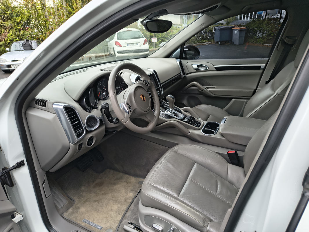 Porsche Cayenne — 9
