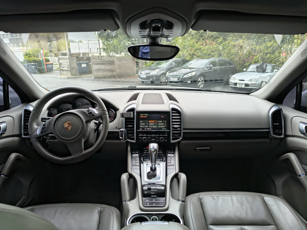 Porsche Cayenne — 15