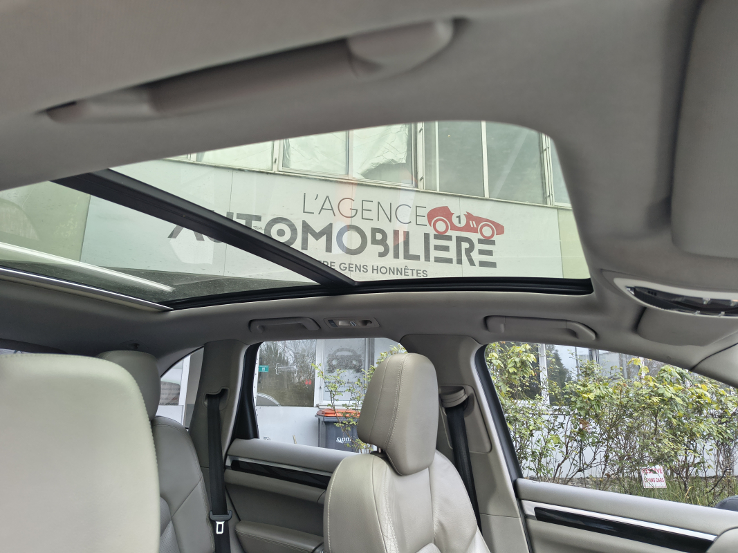 Porsche Cayenne — 16