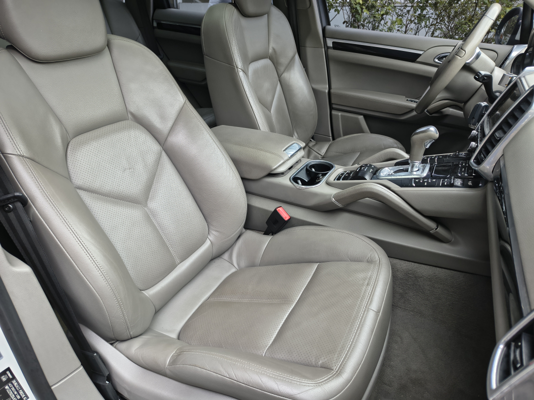 Porsche Cayenne — 19