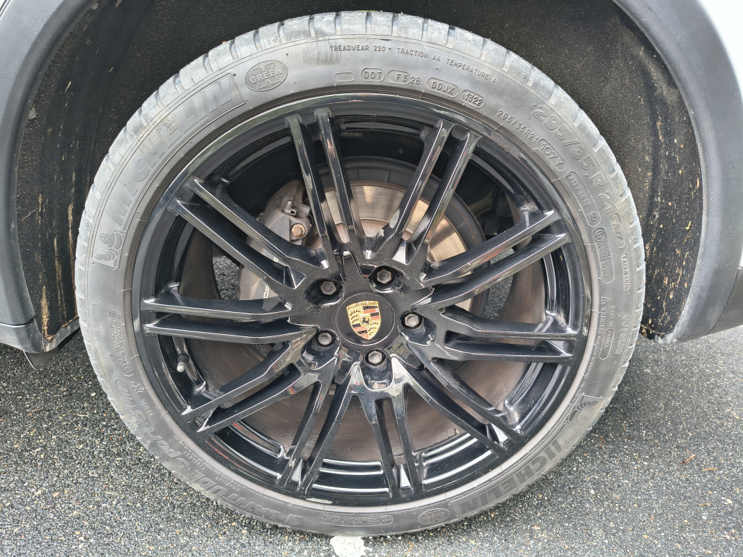 Porsche Cayenne — 31