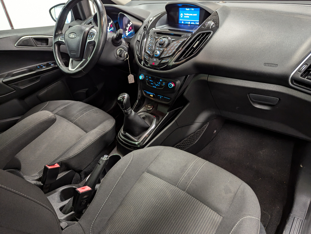 Ford B-Max — 10