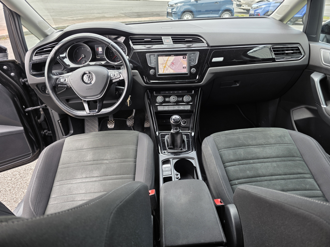 Volkswagen Touran — 10