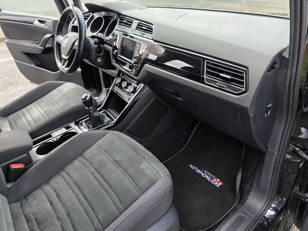 Volkswagen Touran — 15