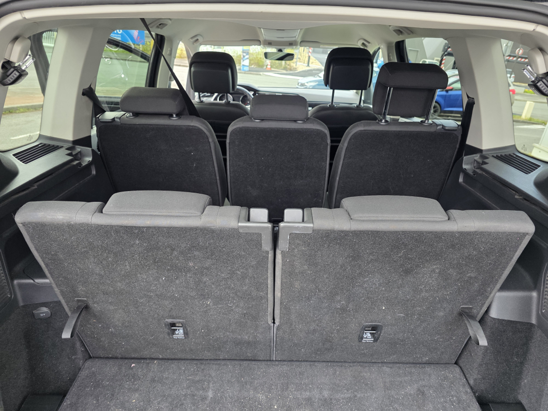 Volkswagen Touran — 13