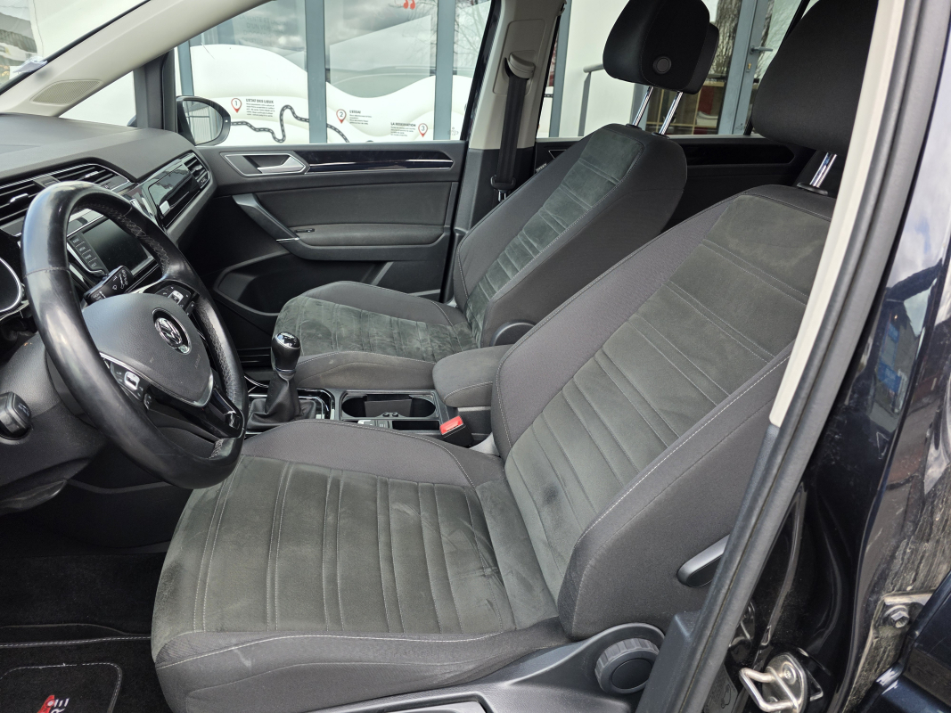 Volkswagen Touran — 14