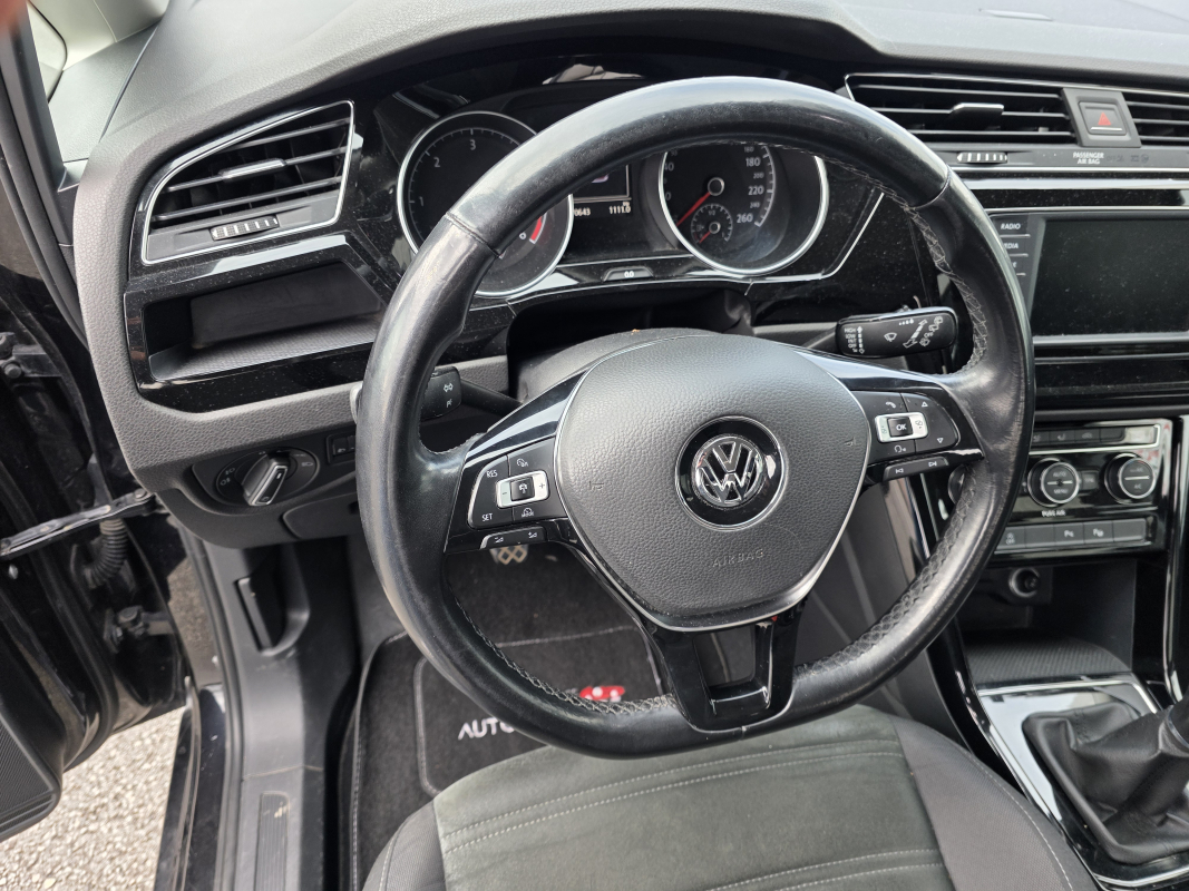 Volkswagen Touran — 17