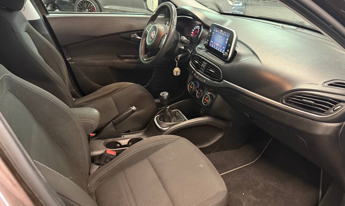 Fiat Tipo — 12