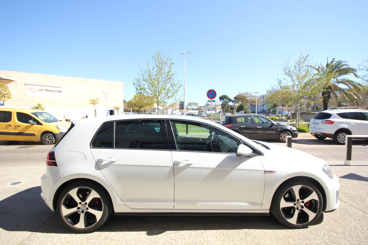 Volkswagen Golf — 6