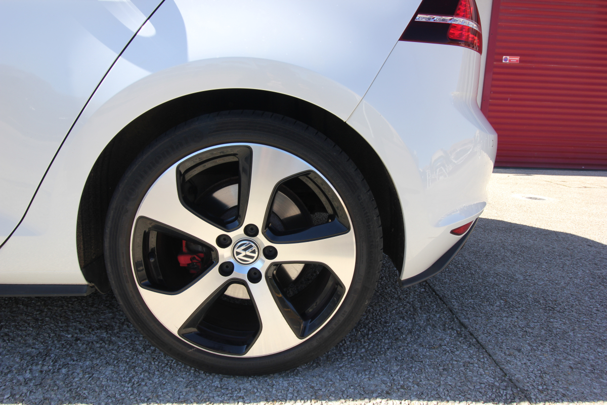 Volkswagen Golf — 24