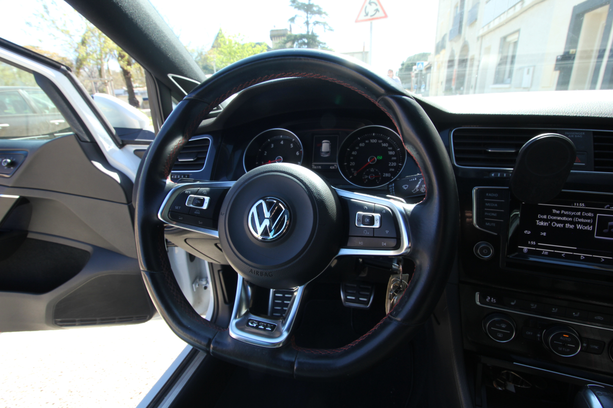 Volkswagen Golf — 12