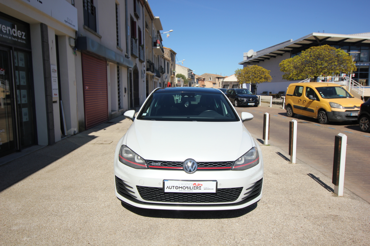 Volkswagen Golf — 8
