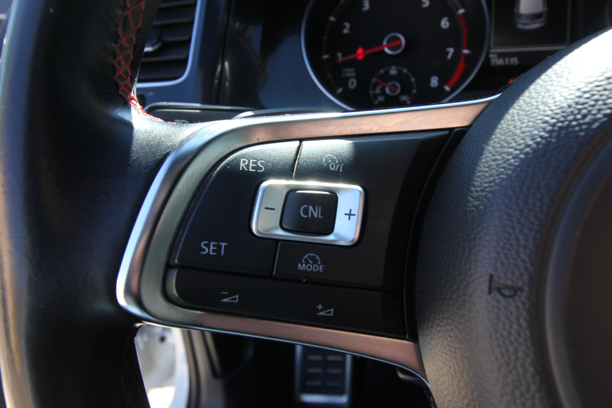 Volkswagen Golf — 13