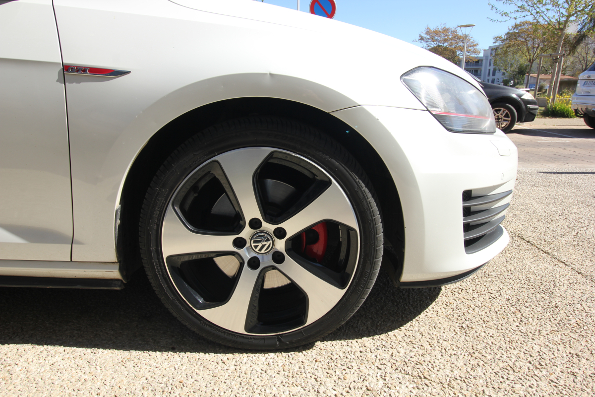 Volkswagen Golf — 25