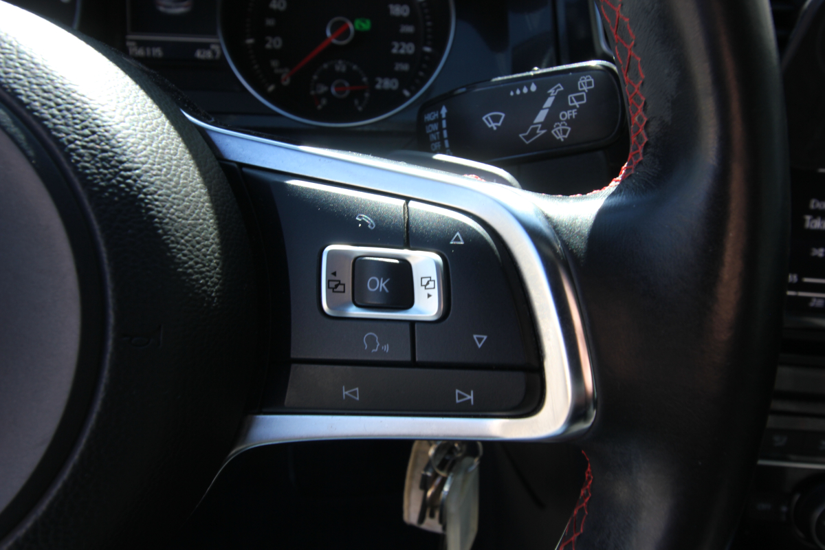 Volkswagen Golf — 14