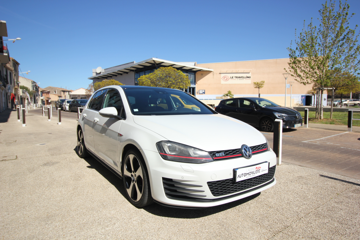 Volkswagen Golf — 7