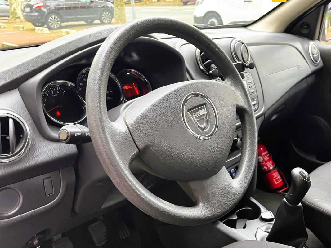 Dacia Logan — 9