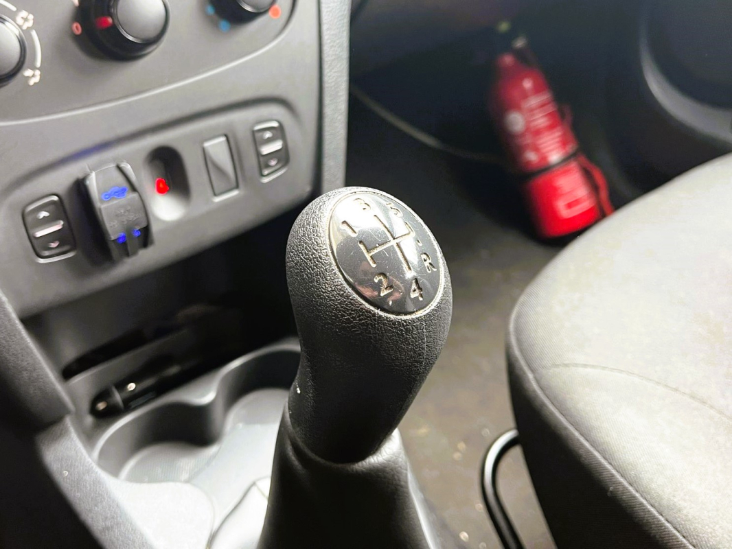 Dacia Logan — 18